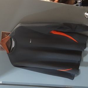 Nike moisture wicking lightweight long sleeve shirt